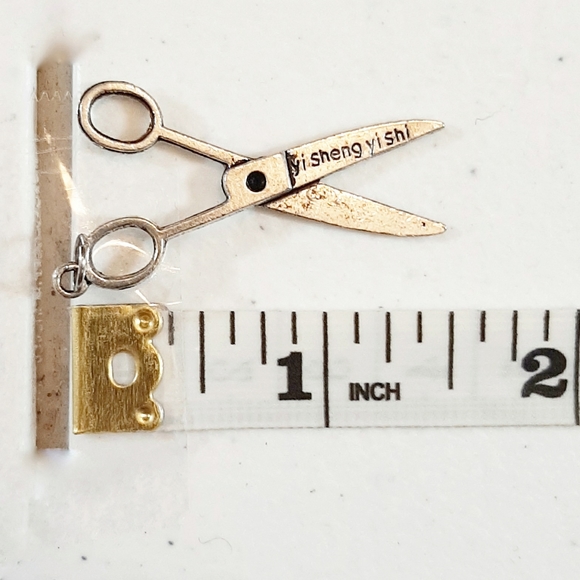 Silver Scissors Pendant and Chain - Picture 3 of 3